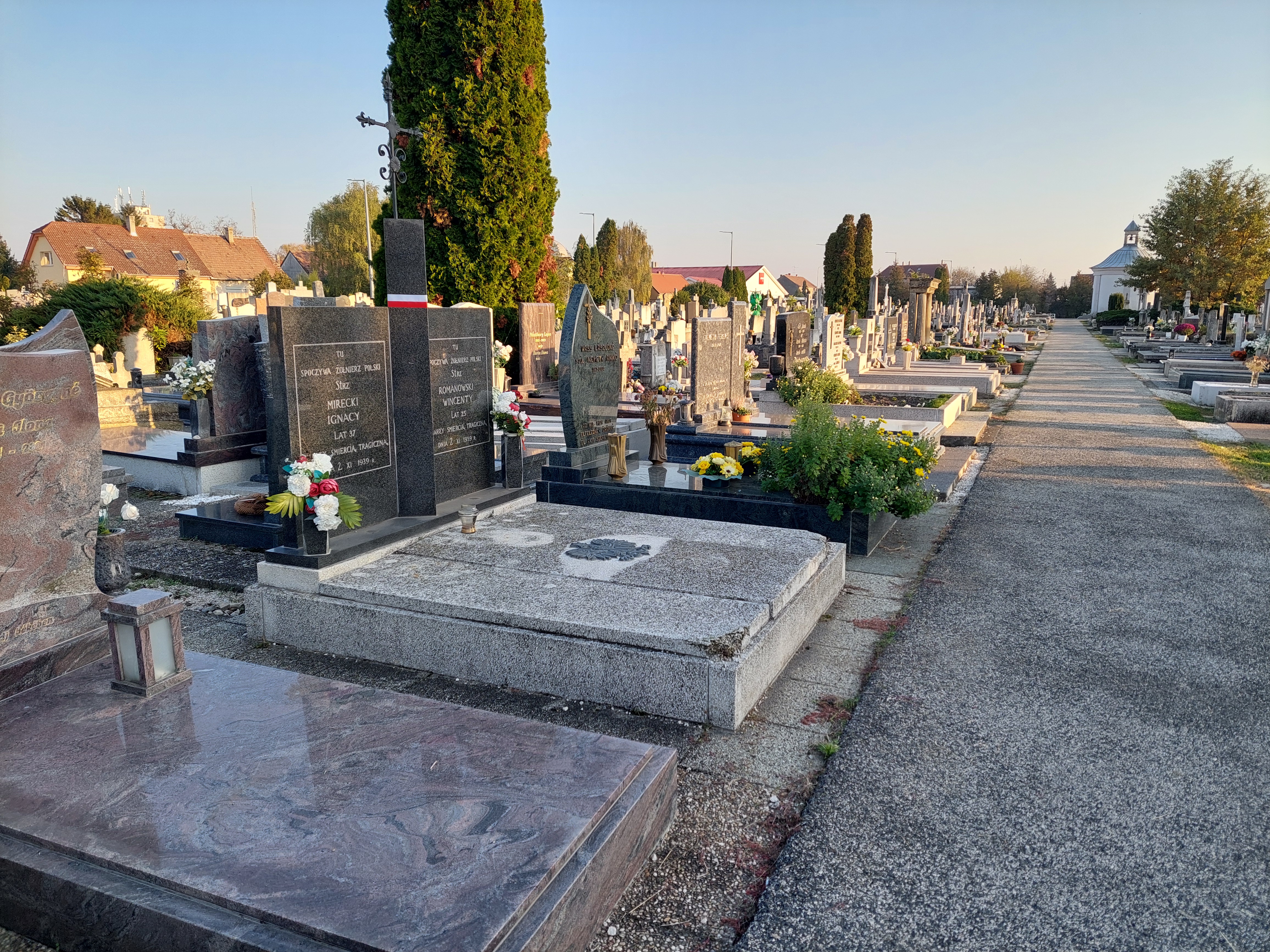 Fotografia przedstawiająca Grób dwóch polskich żołnierzy