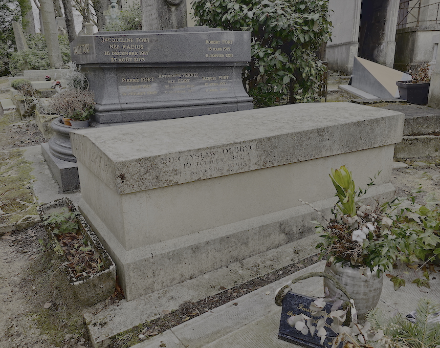 Photo montrant Nagrobek Pierre’a Leroya i Mieczysława Olbrycha