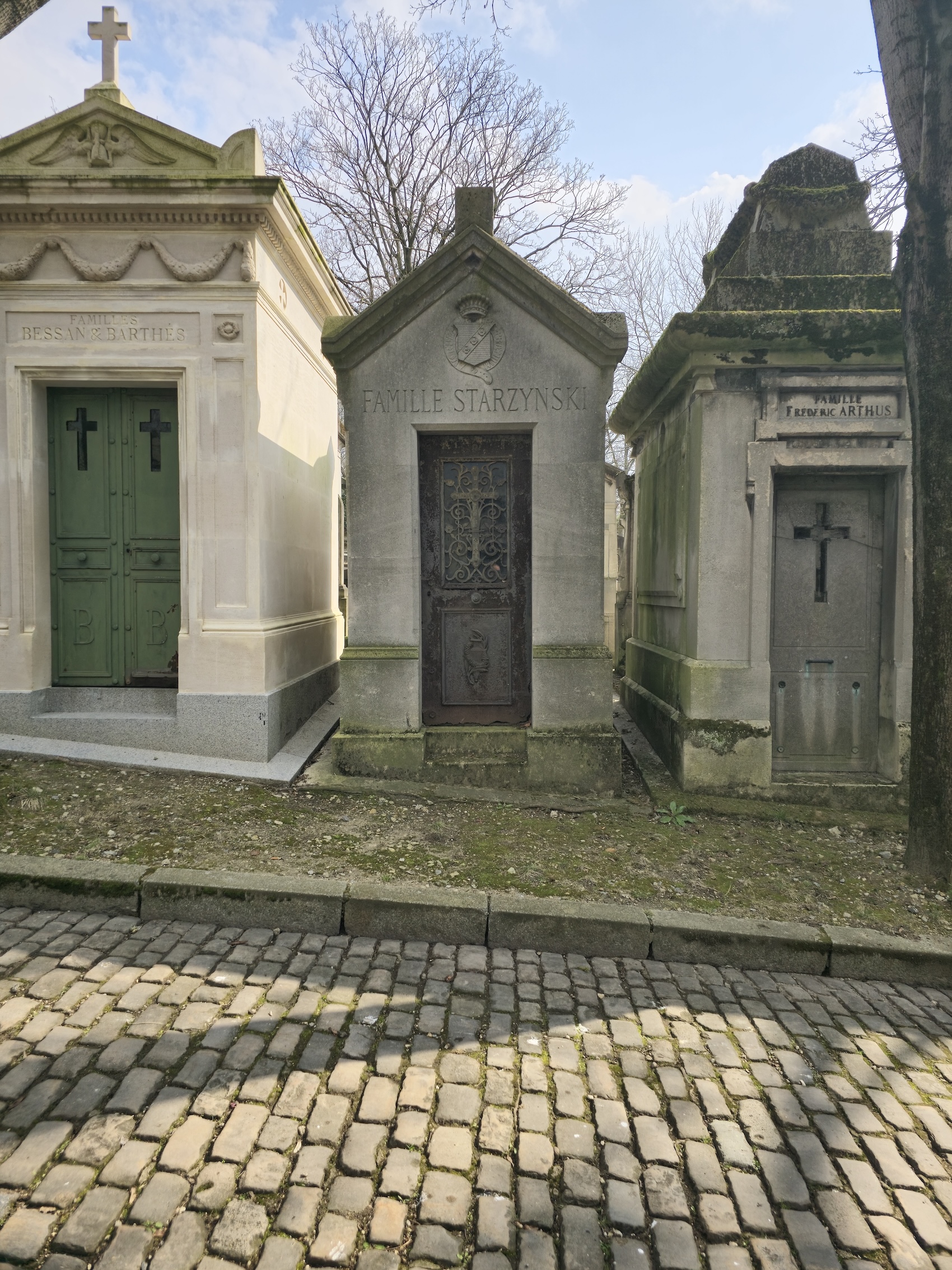 Photo montrant Kapliczka rodziny Starzyńskich i Kazimierza Abramowicza