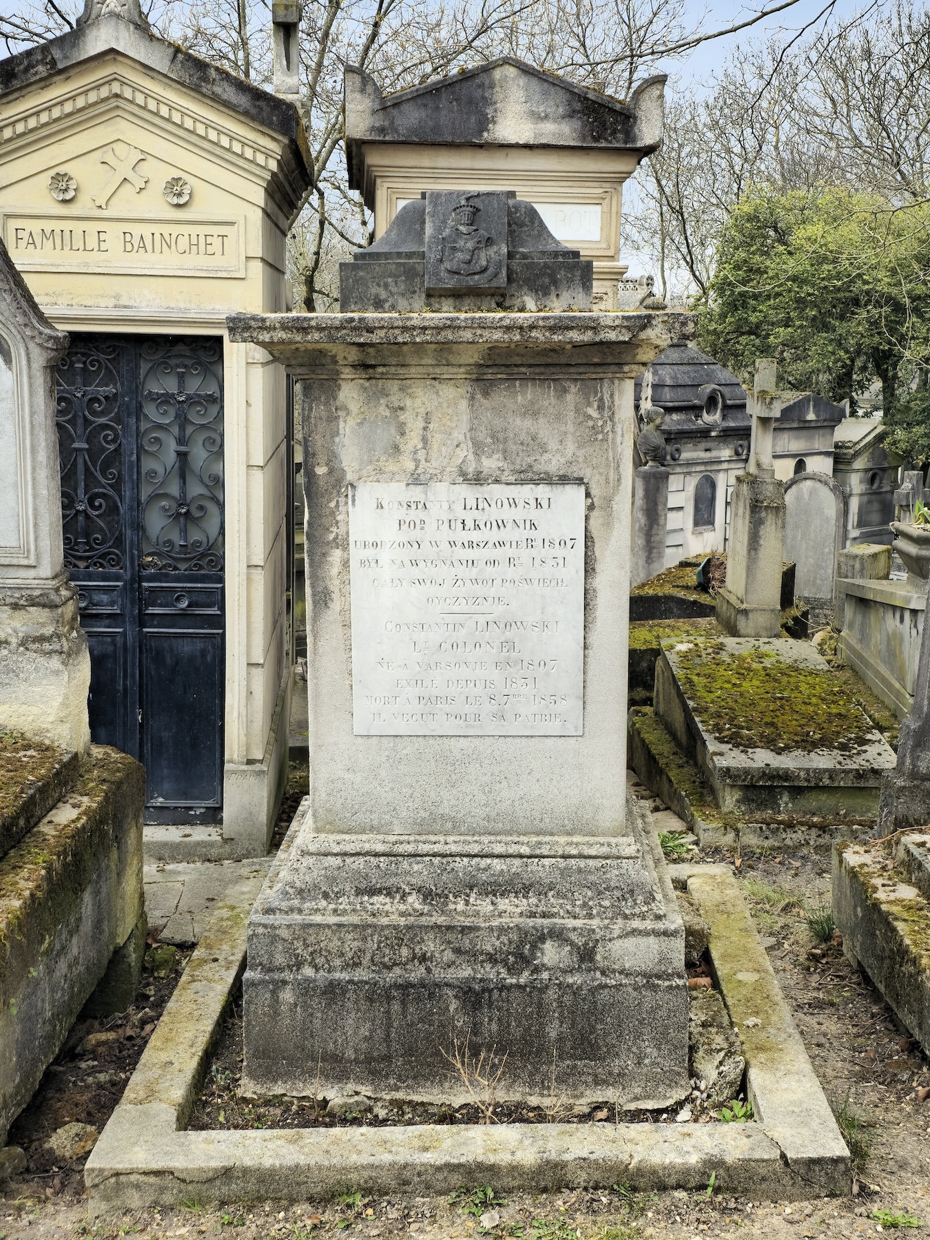 Photo montrant Nagrobek Konstantego Linowskiego