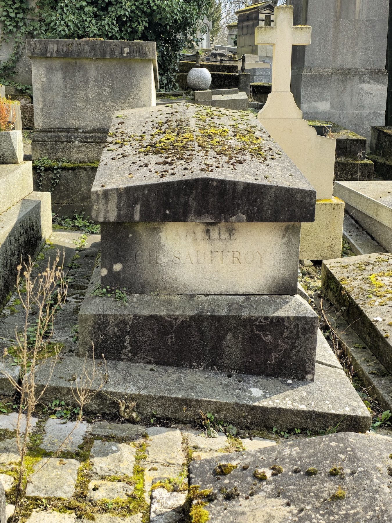 Photo montrant Nagrobek rodziny Sauffroyów oraz Alfreda Ciświckiego