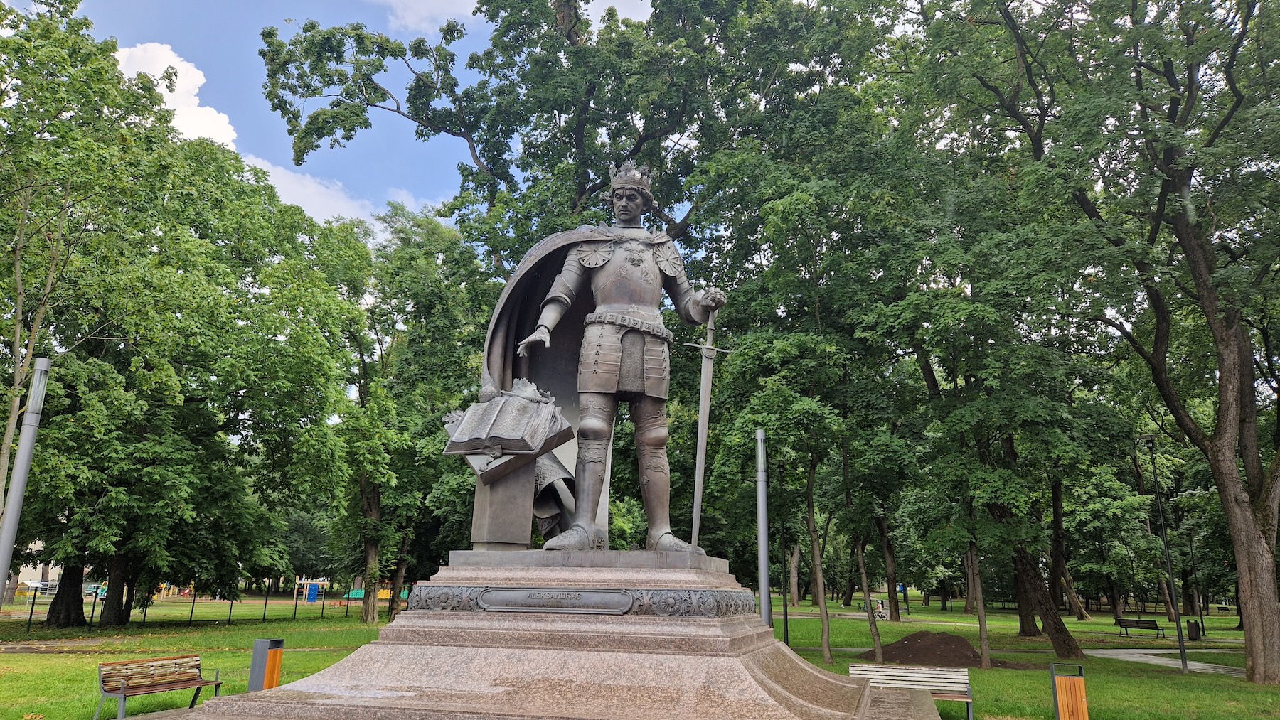 Photo montrant Pomnik Aleksandra Jagiellończyka w Kownie