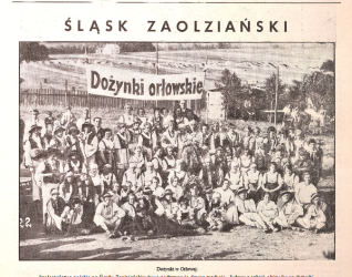 Okładka czasopisma 'Polska' z 11 października 1936 roku z tytułem 'Śląsk Zaolziański'. Poniżej czarno-białe zdjęcie grupy osób na dożynkach orłowskich.