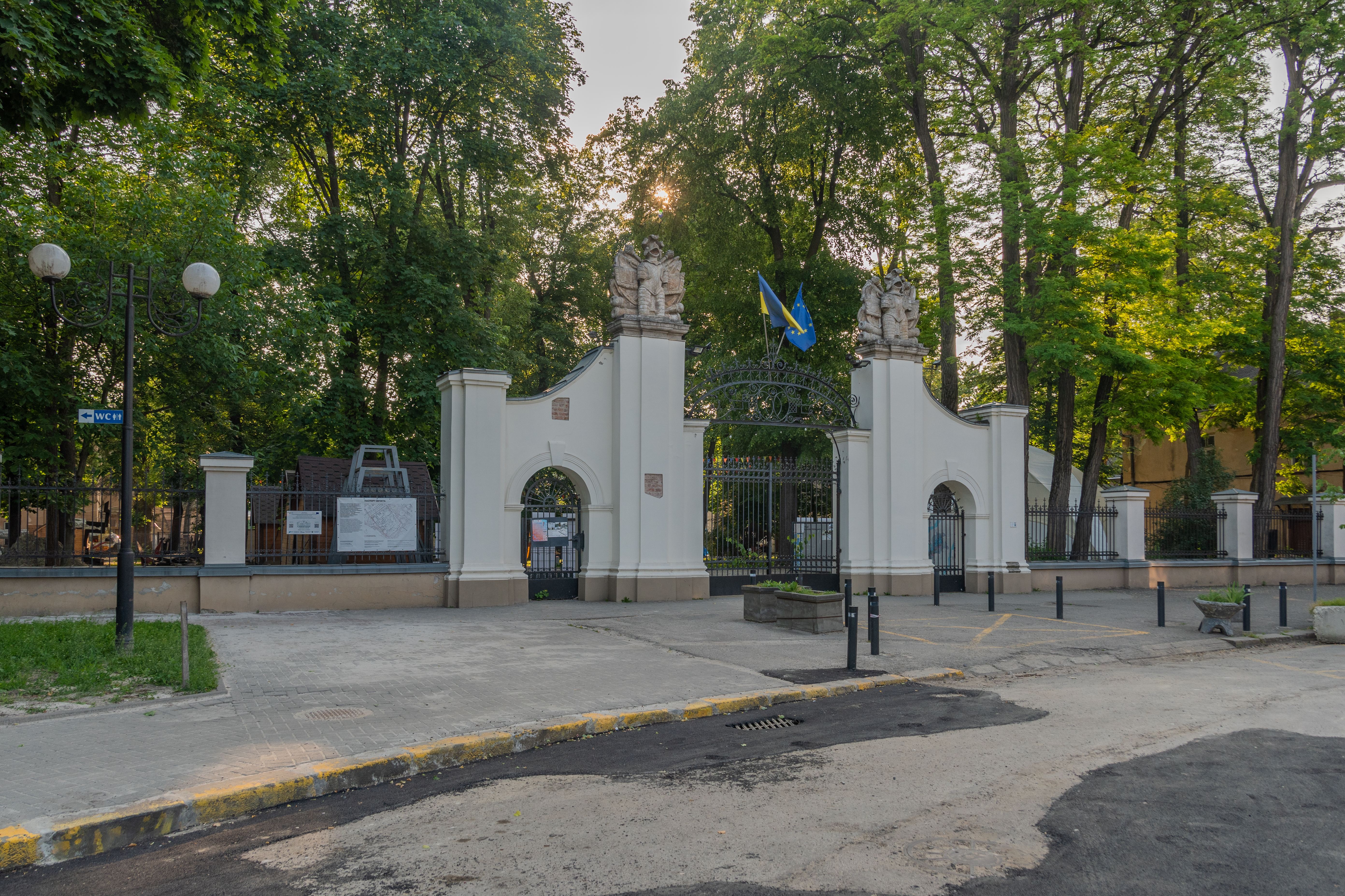 Photo montrant Stanislaviv. Un patrimoine sous-estimé