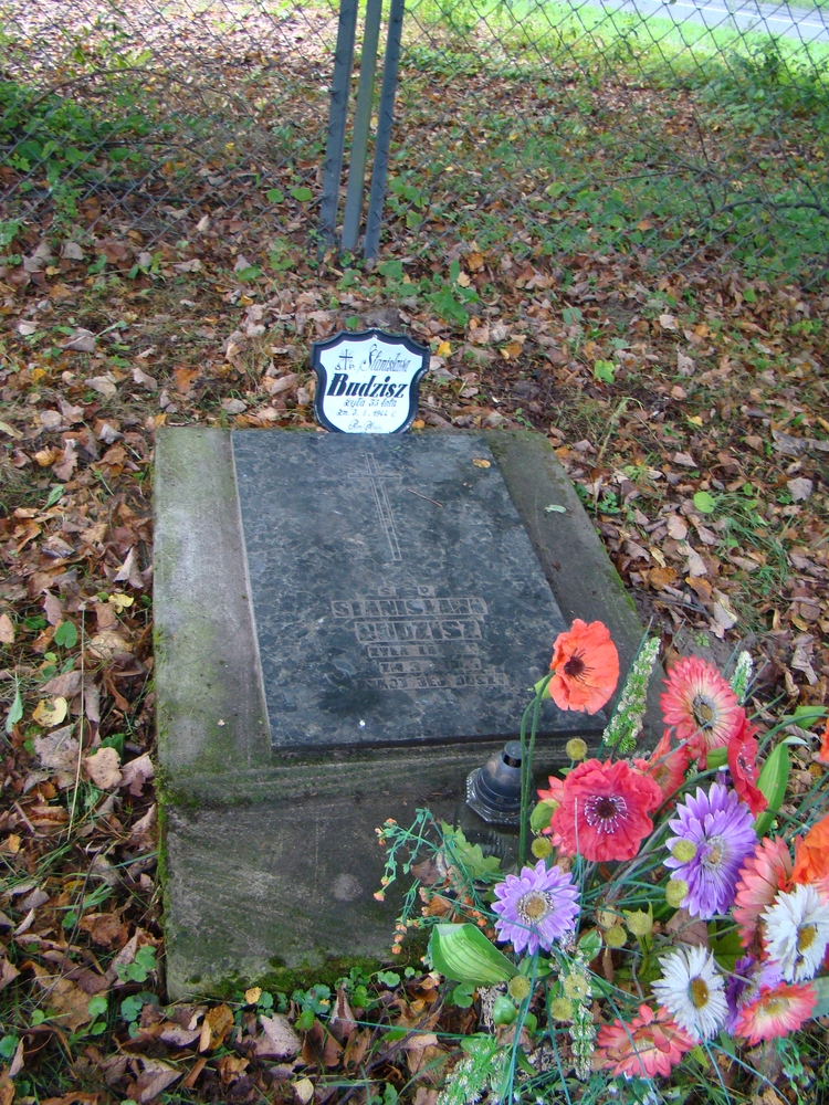 Photo montrant Groby ofiar Ukraińskiej Powstańczej Armii (UPA)