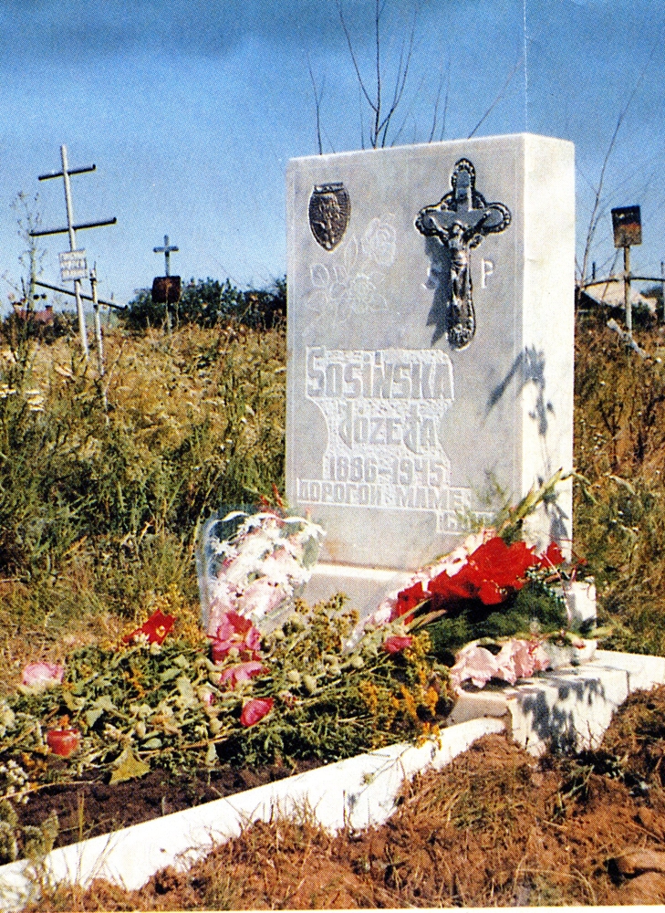 Photo showing Grave of a Polish woman who died in exile during World War II
