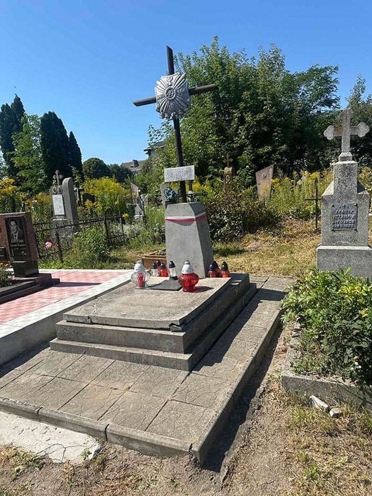 Photo montrant Tombe des soldats de l\'armée polonaise tués en 1920 à Chorupaniem