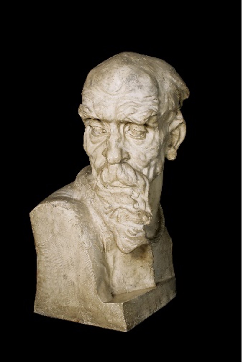Photo showing Sculpture \"My Father\'s Head\" by Stanisław Szukalski