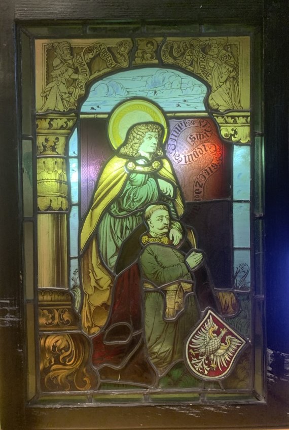 Photo montrant Witraż „Król Jan III Sobieski ze św. Janem”