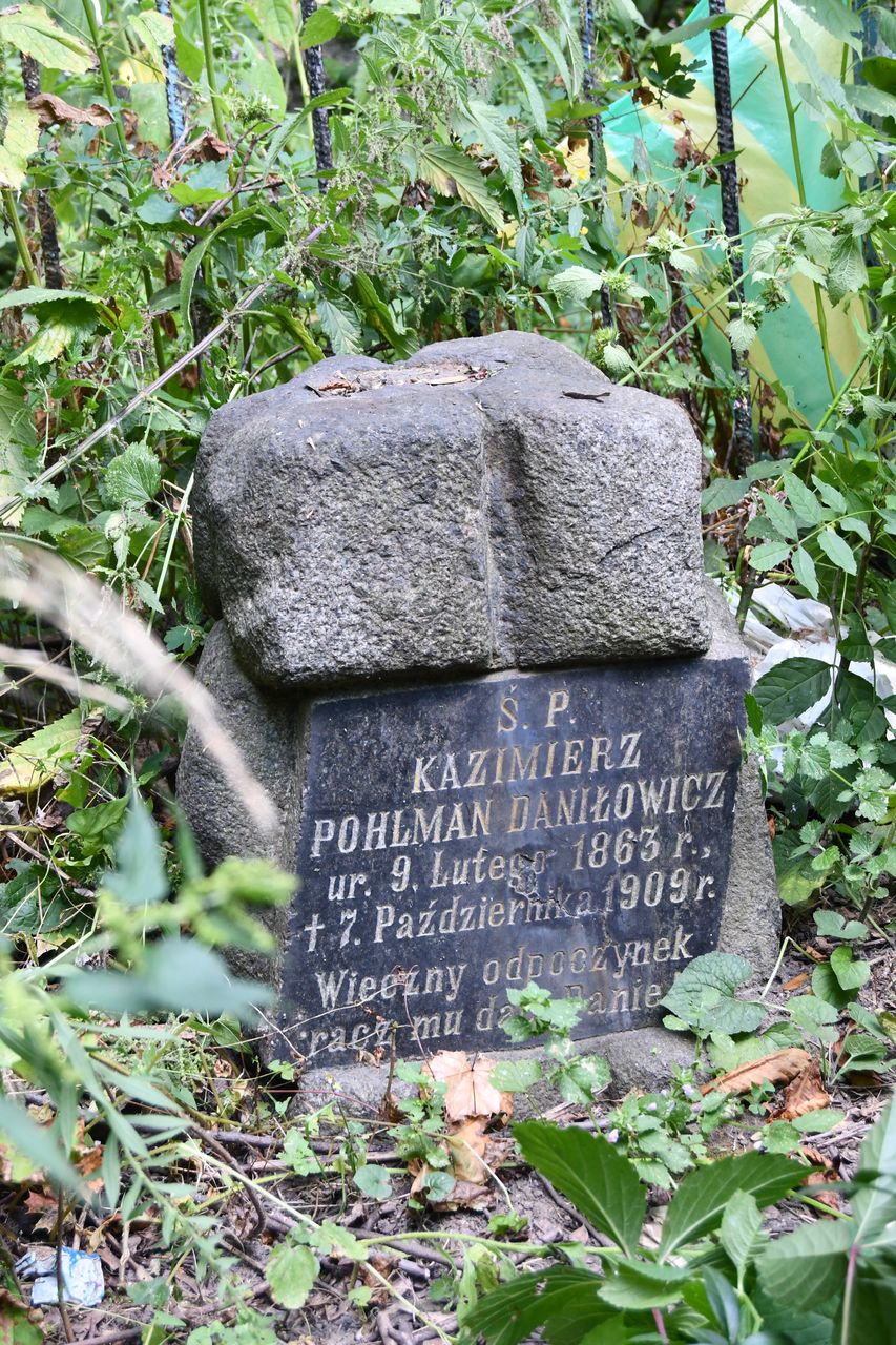 Nagrobek Kazimierza Daniłowicza, cmentarz Bajkowa w Kijowie, stan z 2021.