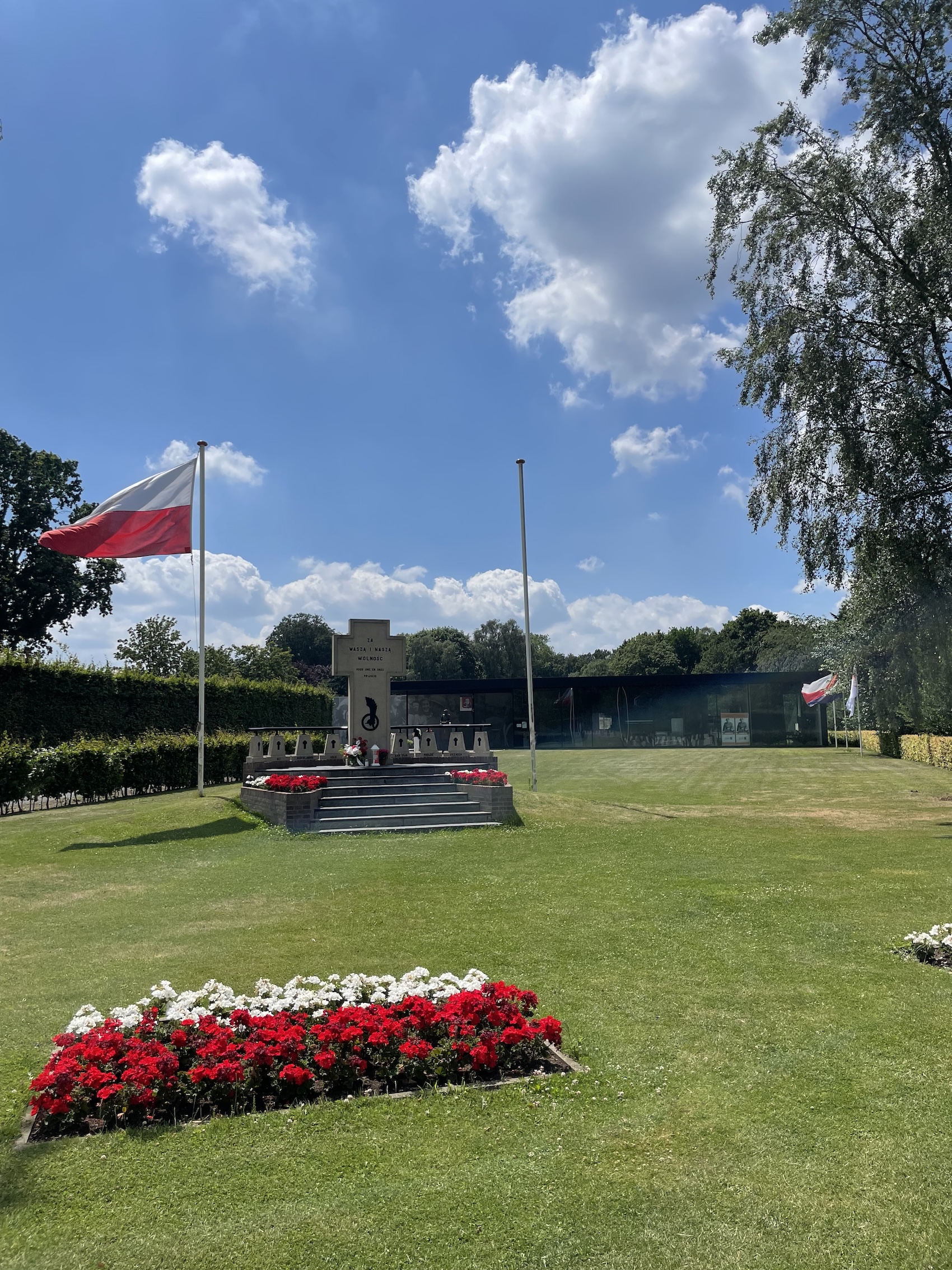 Fotografia przedstawiająca Maczek Memorial Breda