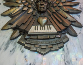 Relikwiarz z sercem Jana Ignacego Paderewskiego w Sanktuarium Matki Bożej Częstochowskiej w Doylestown