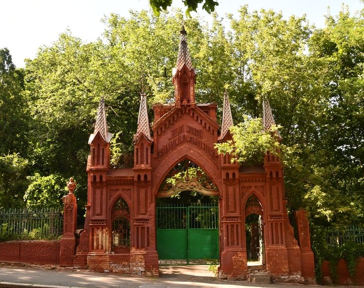 Gate of the Catholic part of the Baikal cemetery in Kyiv