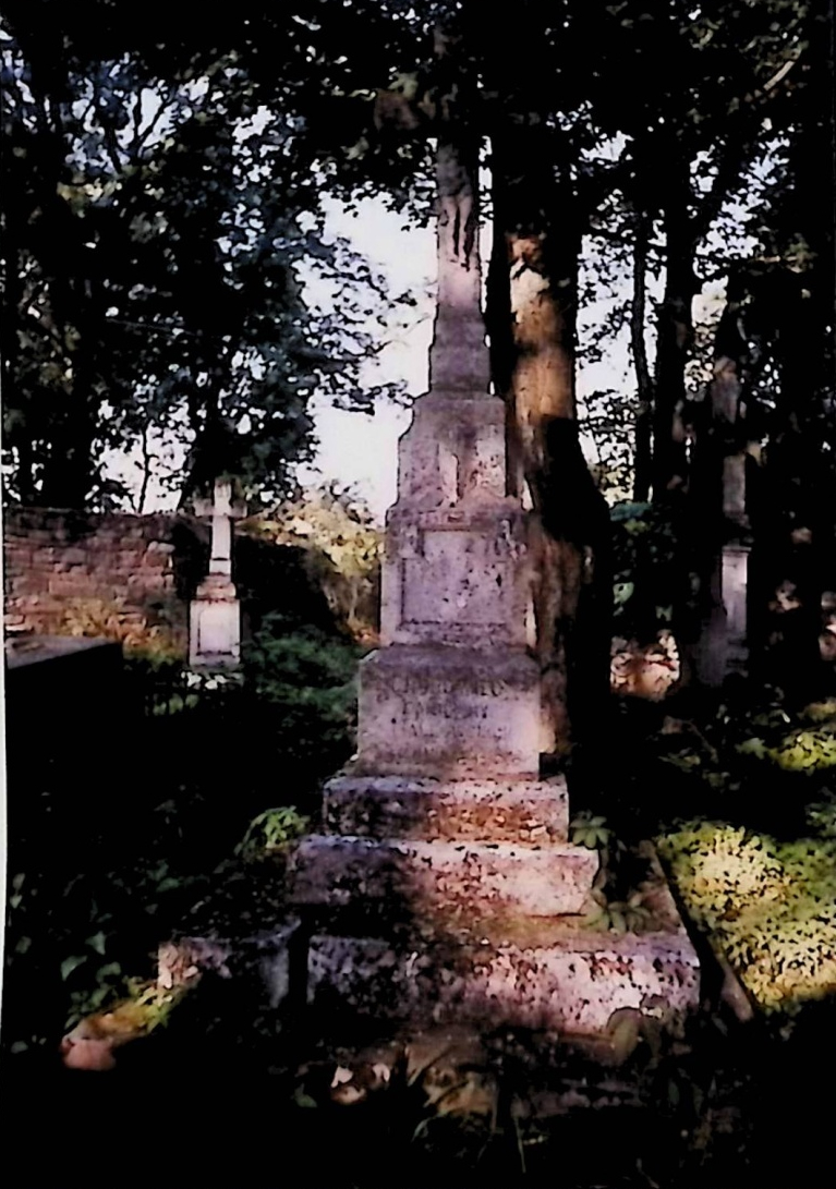 Photo showing Tombstone of the Fiałkowski family