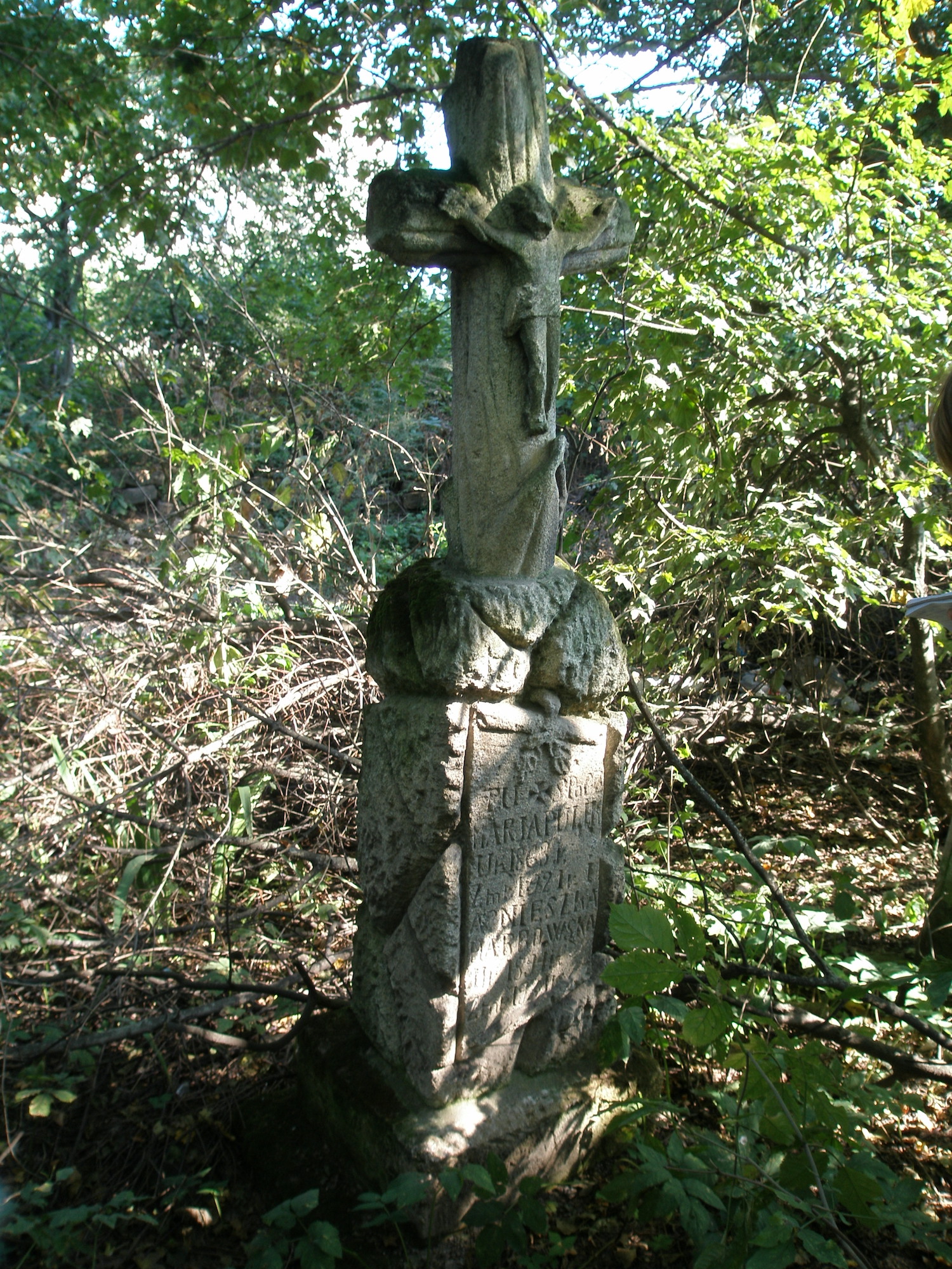 Nagrobek Agnieszki Harbowskiej i Marii Puler, cmentarz w Podlesiu, stan z 2006 r.