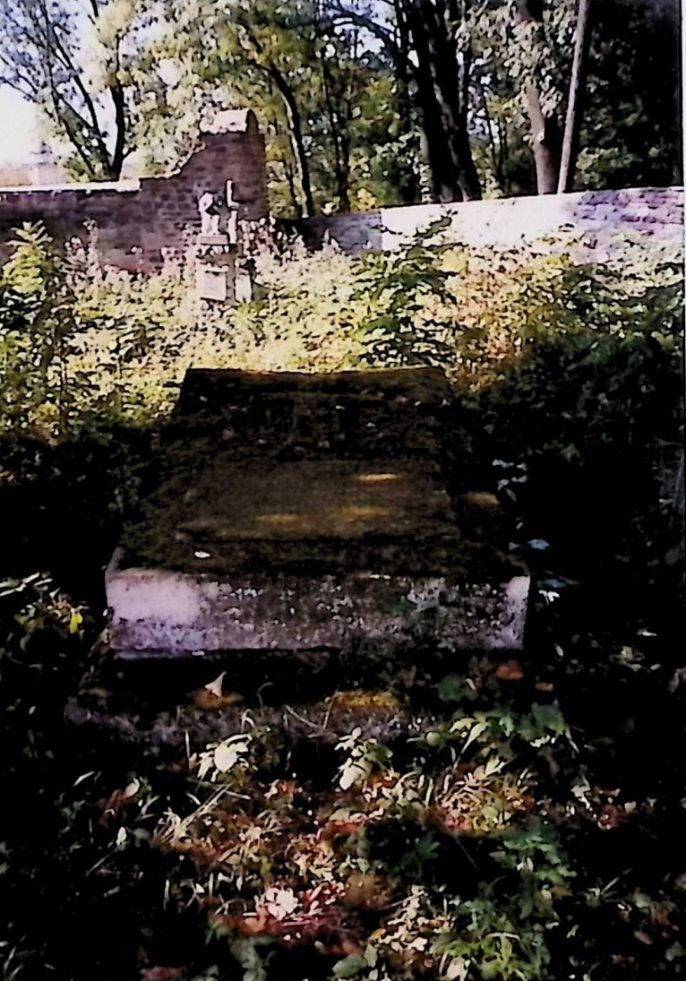 Photo montrant Tombstone of Emil Schutt