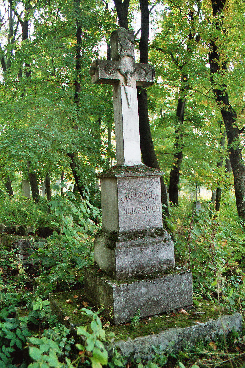 Tombstone of the Bojarskis, Buczacz city cemetery, as of 2005.