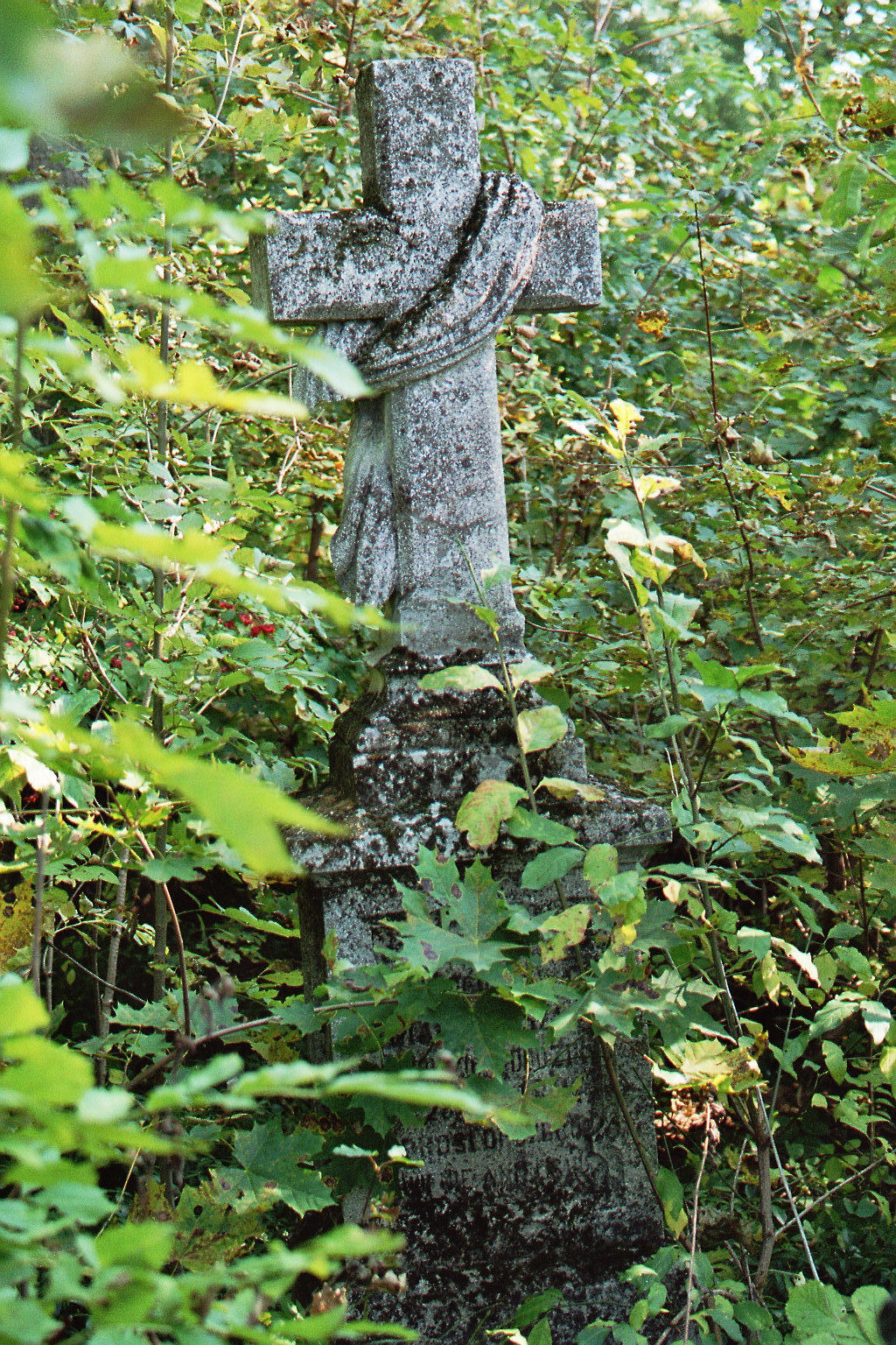 Pierre tombale de Maria Doszla, cimetière de la ville de Buczacz, Ukraine