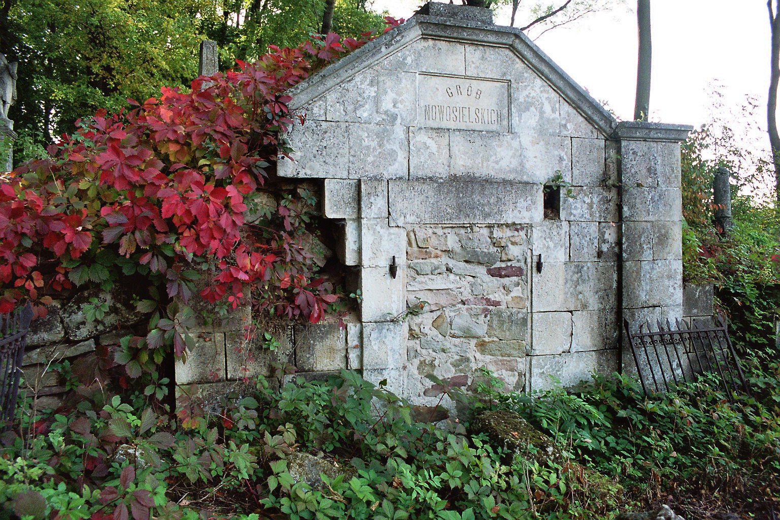 Tomb of the Nowosielski family, Buczacz city cemetery, as of 2005.