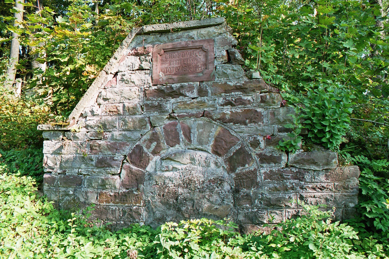 Grobowiec Totowskich, cmentarz miejski w Buczaczu, stan z 2005 r.
