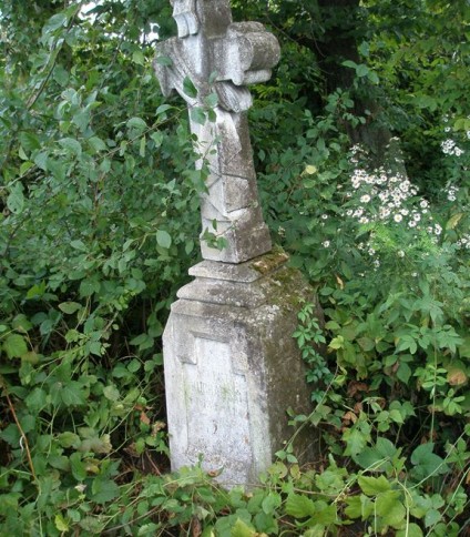 Nagrobek Wincentego Kucharskiego, cmentarz w Medwedowcach, stan z 2006