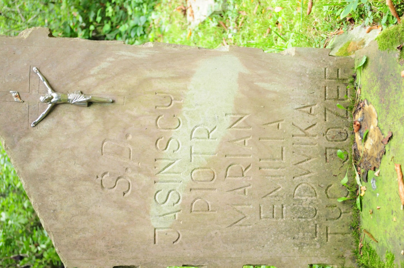 Tombstone of the Jasiński family and Jozef Tyc, cemetery in Puzniki