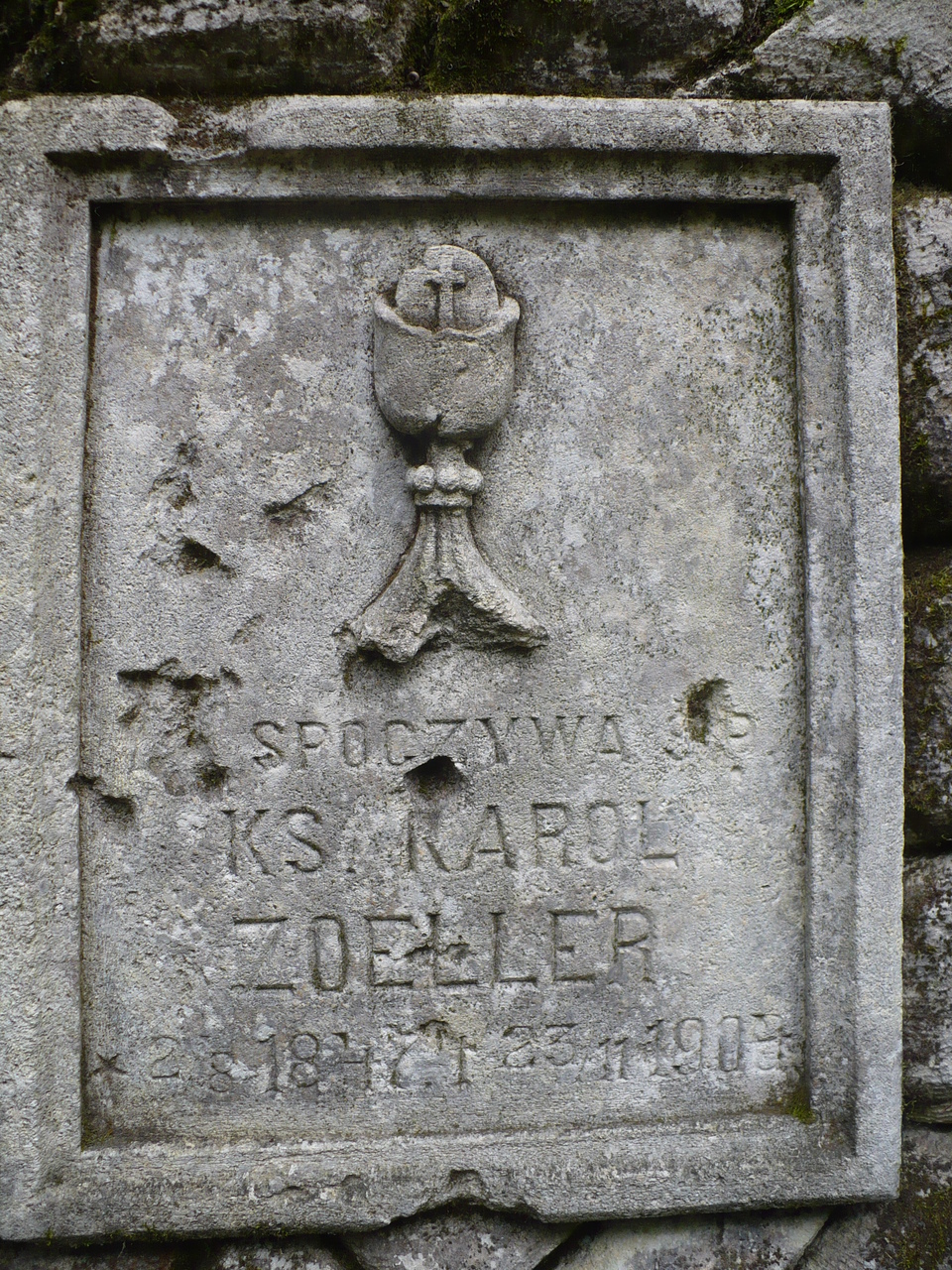 Nagrobek Karola Zoellera, cmentarz w Puźnikach, stan z roku 2008