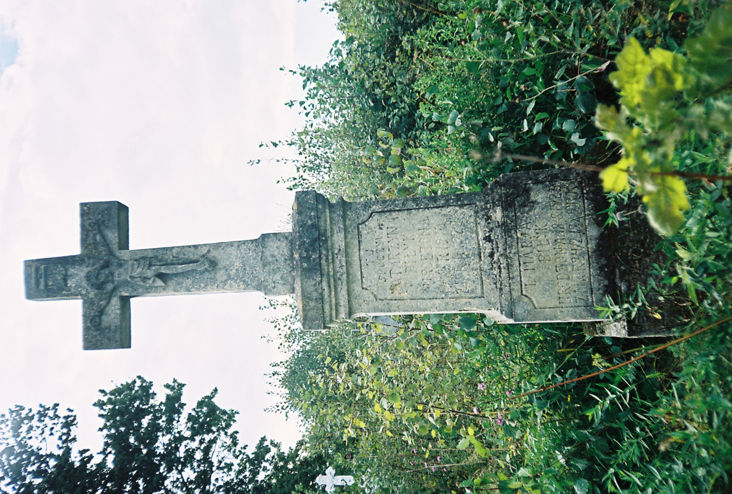 Nagrobek Katarzyny i Marii Biłyk, cmentarz w Pyszkowicach, stan z 2006 r.