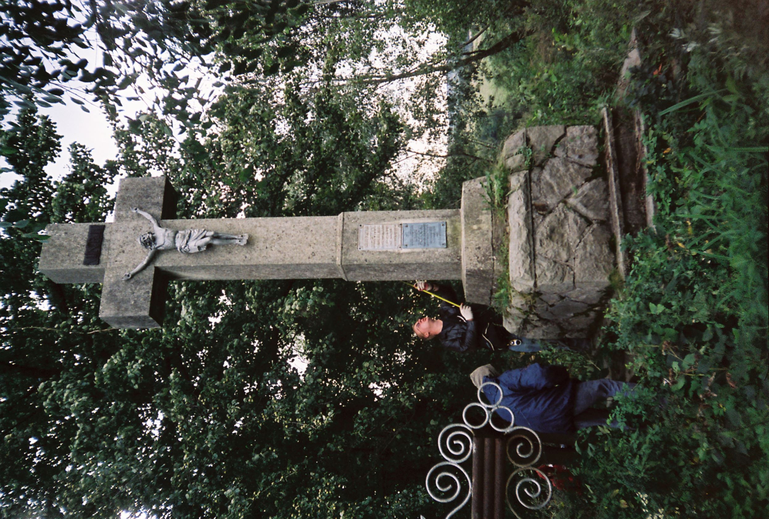 Nagrobek Bernarda i Ksawerego Lubicz Potockich, cmentarz w Rukomyszu, stan z 2006 r.