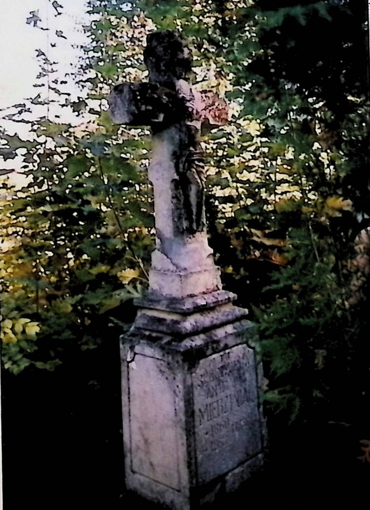 Fotografia przedstawiająca Tombstone of Jan and Maria Mierzwiak