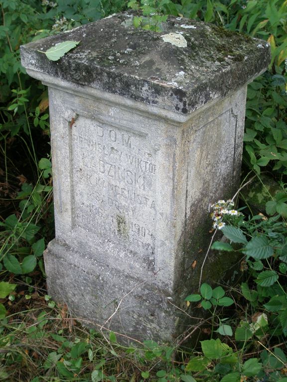 Tombstone of Bronisław Wiktor Ładziński, cemetery in Medvedovce, state from 2006