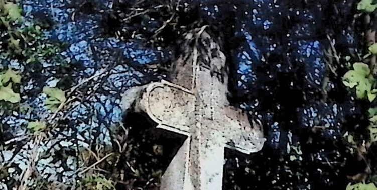 Photo montrant Tombstone of Anna and Piotr Haluszczynski