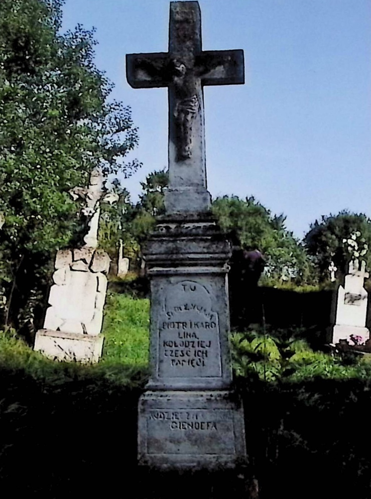 Photo montrant Tombstone of Karolina and Piotr Kołodziej