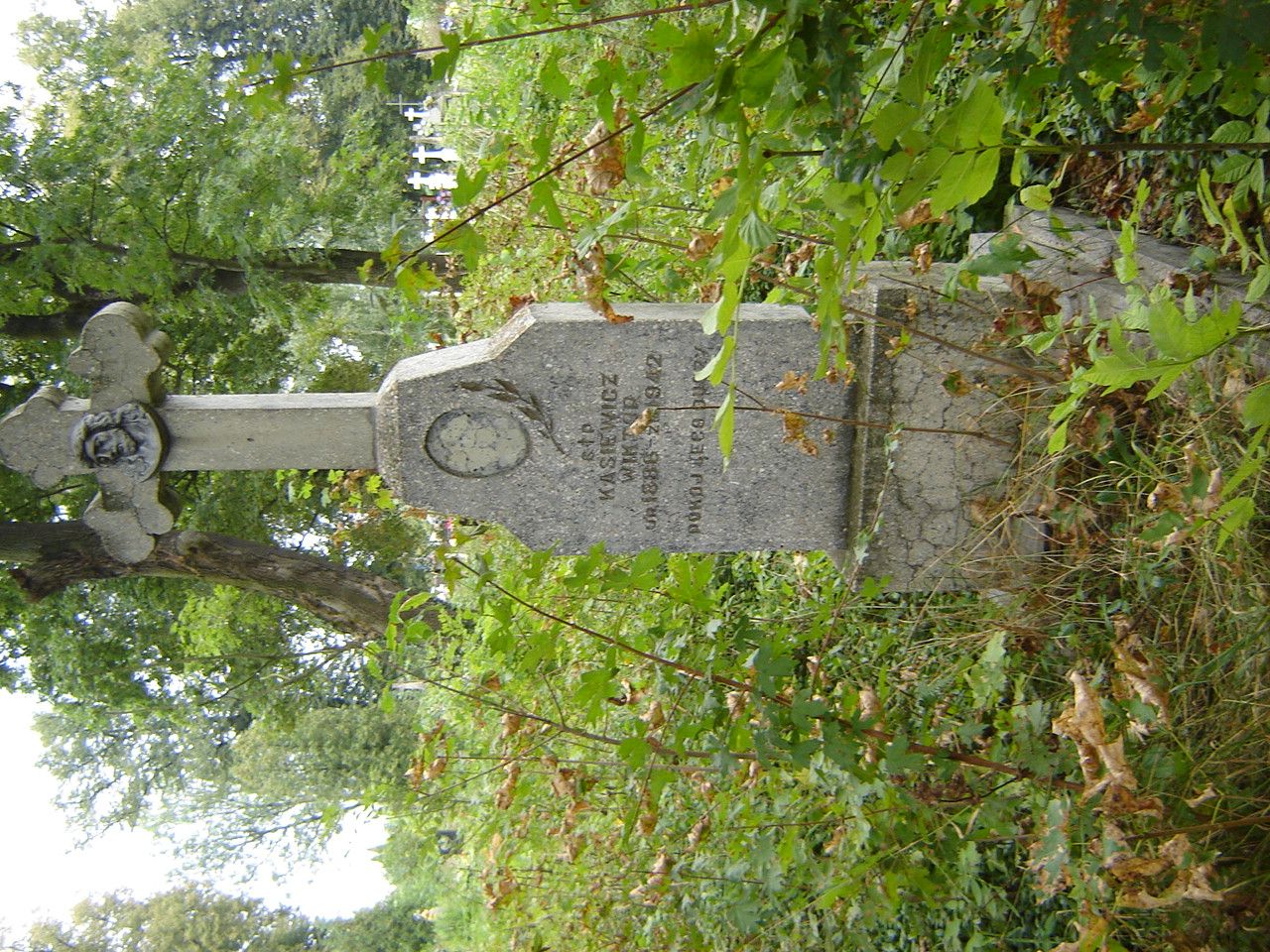 Pierre tombale de Viktor Kasiewicz, cimetière de la ville de Buczacz, Ukraine