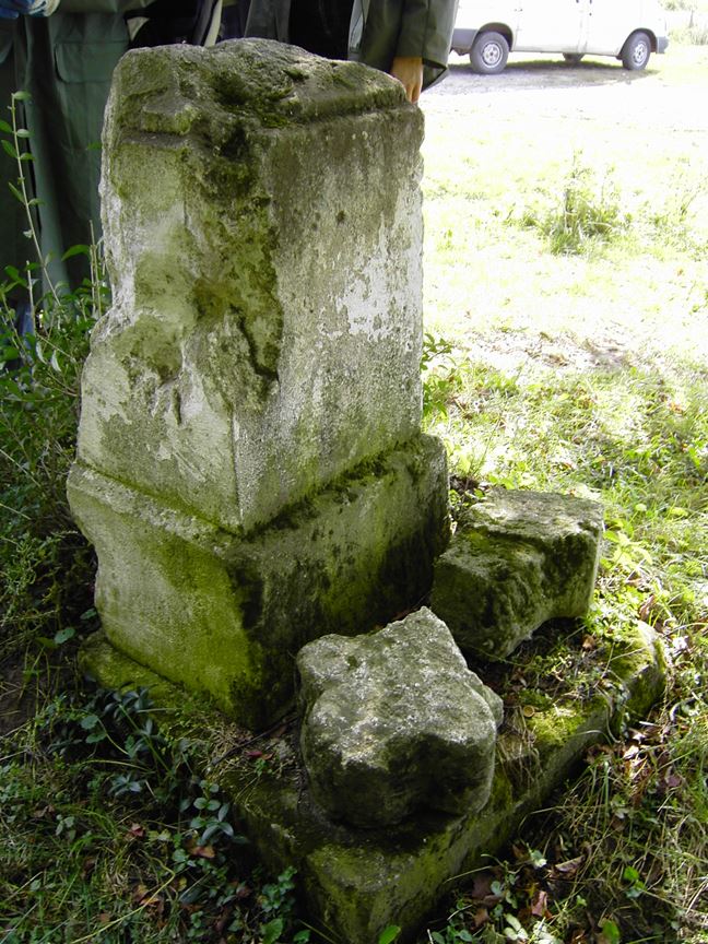 Tombstone of N.N., cemetery in Dorohiczówka, state from 2005