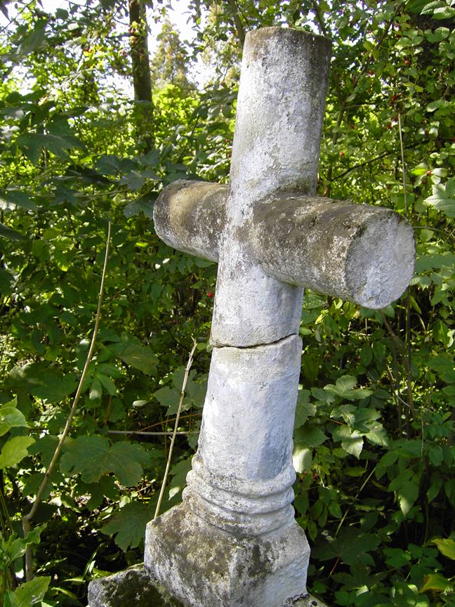 Nagrobek Mikołaja Ka[…]oskiego, cmentarz w Dorohiczynie, stan z 2005