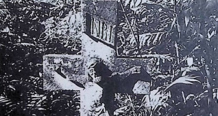 Nagrobek z krzyżem na cokole. Krzyż z reliefem Chrystusa na przecięciu ramion, powyżej napis 'INRI'. Cokół ma ścięte górne krawędzie i tablicę z inskrypcją.