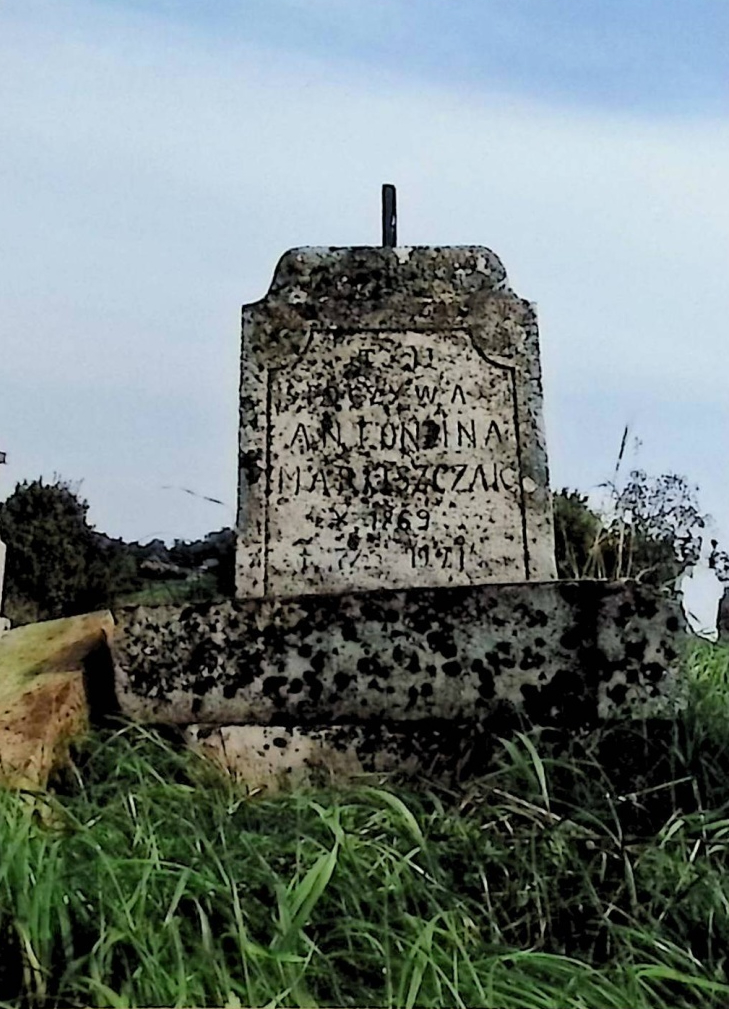 Fotografia przedstawiająca Nagrobek Antoniny Maruszczak