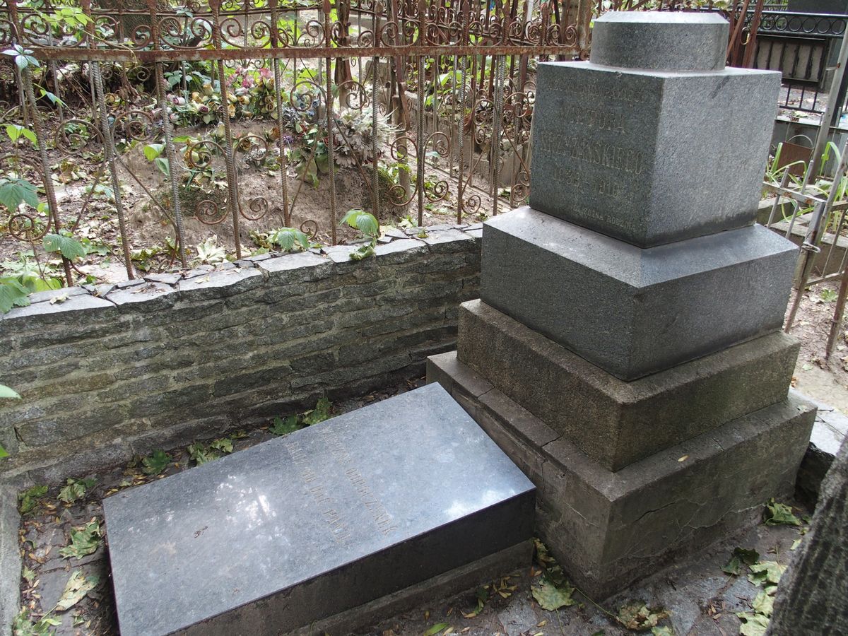 Tombstone of Wiktor Krzyżański