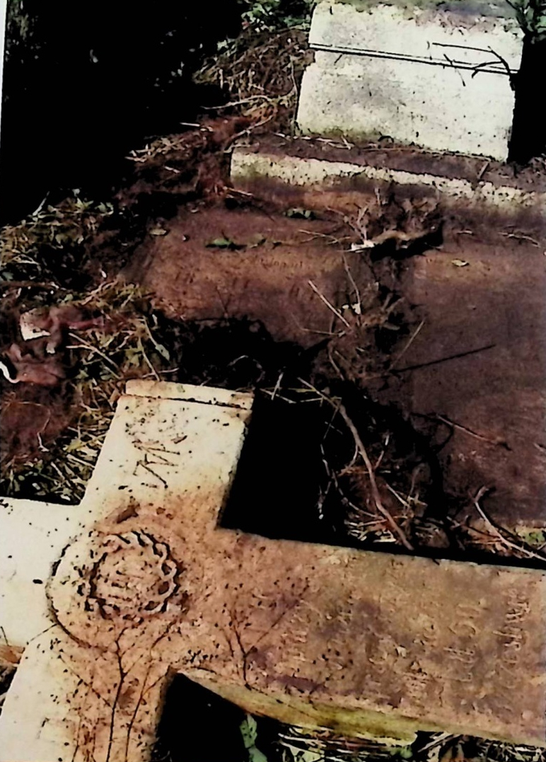 Photo showing Tombstone of Ignacy and Wiktoria Podbielski