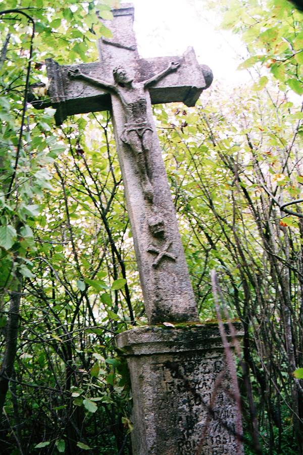 Nagrobek Antoniny Kisielewskiej, cmentarz w Czerwonogrodzie, stan z 2005