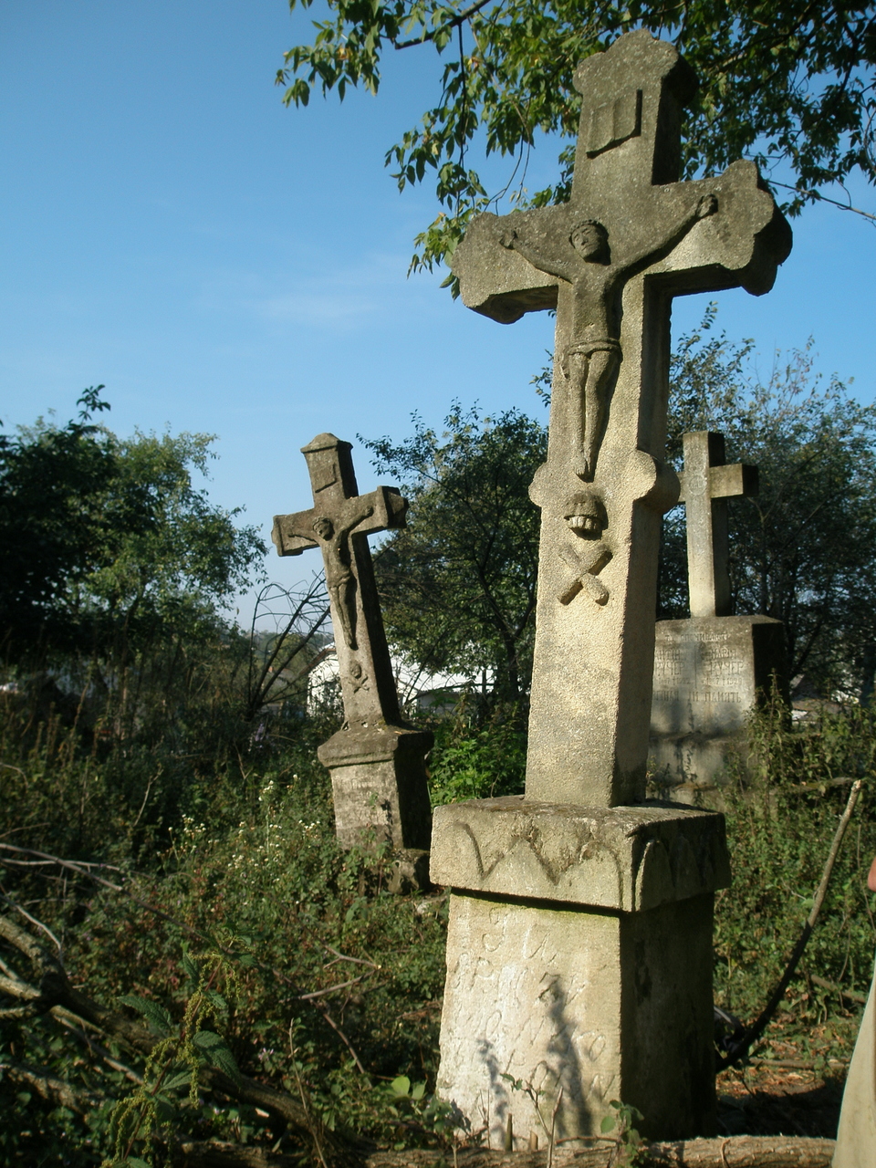 Tombstone of Mikołaj Bodnor, cemetery in Tłuste, state from 2008