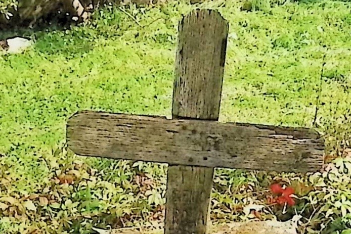 Photo showing Eugeniusz Rola\'s gravestone