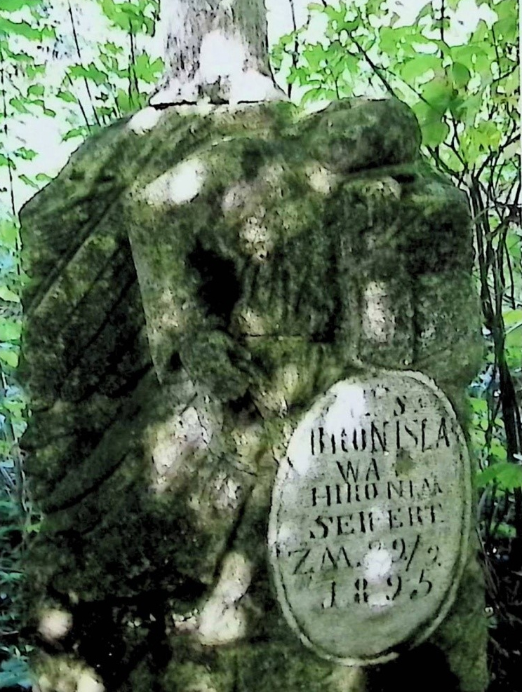 Photo showing Tombstone of Bronislava and Hieronim Seifert