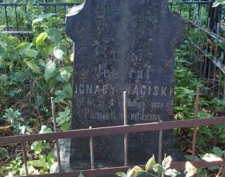 Nagrobek Lûdmily Mihajlovny Dobodenko, Saszy Dobodenko, Ignacego Haciskiego