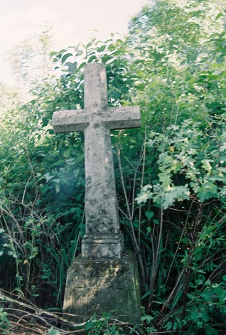 Nagrobek Michała Lozińskiego, cmentarz w Głęboczku, 2004