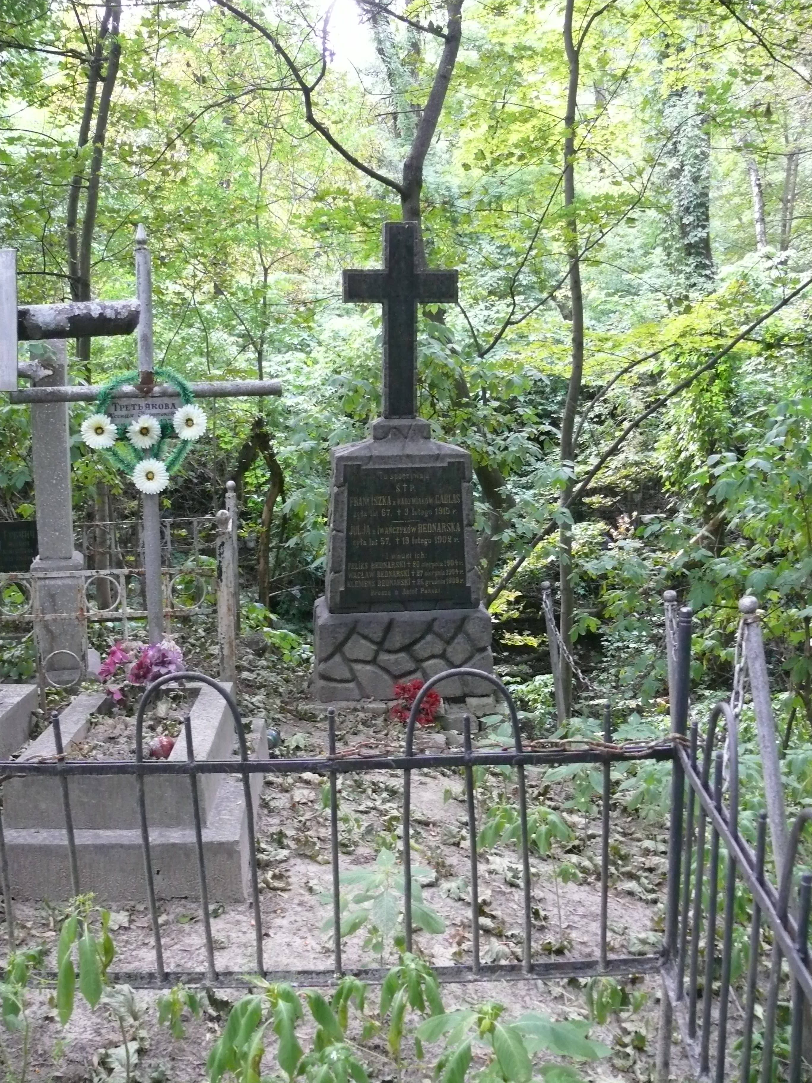 Tombstone of Franciszka Gablas, Julia, Feliks, Waclaw and Klemens Bednarski