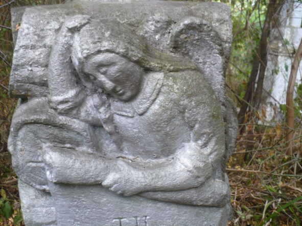 Fragment of a gravestone of Franciszka Kaczmar, cemetery in Milovce, state from 2009