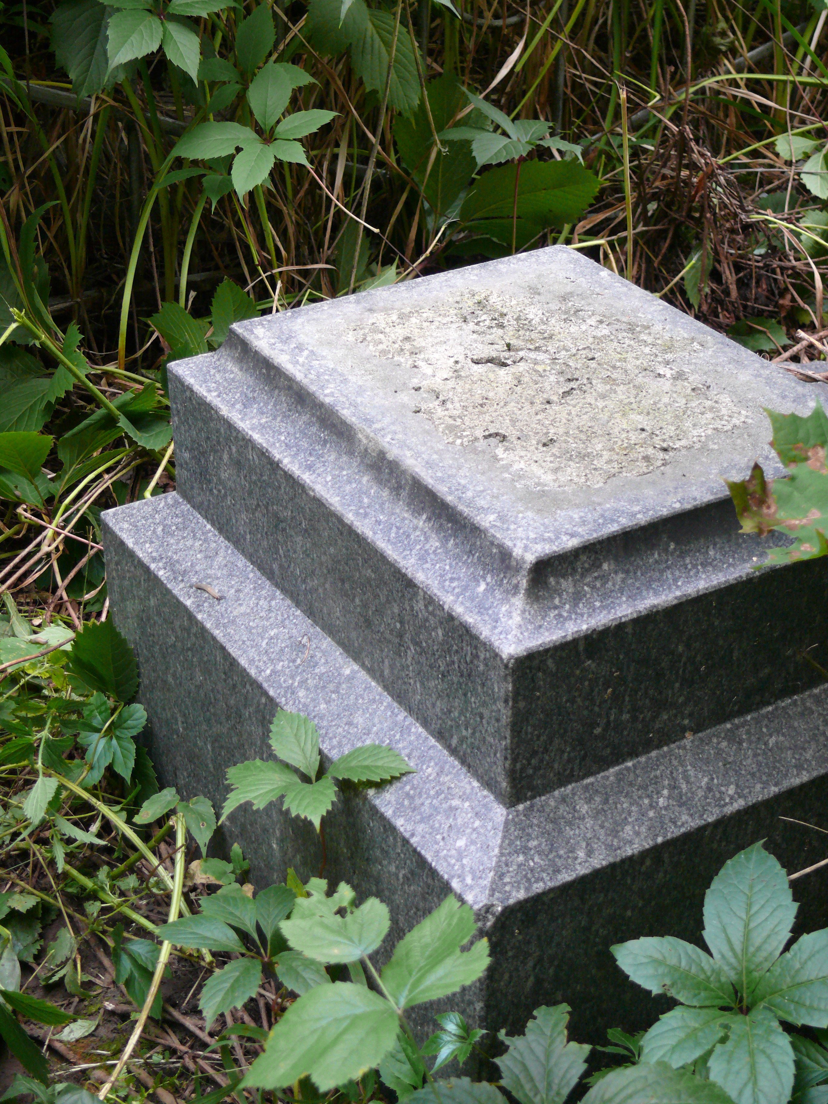 Fragment of the tombstone of Valeria Hawanska