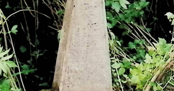 Photo showing Paraski Blaszow tombstone